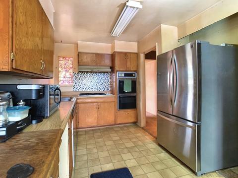 334 Fiesta Ln, El Cajon, CA 92019 photo 11