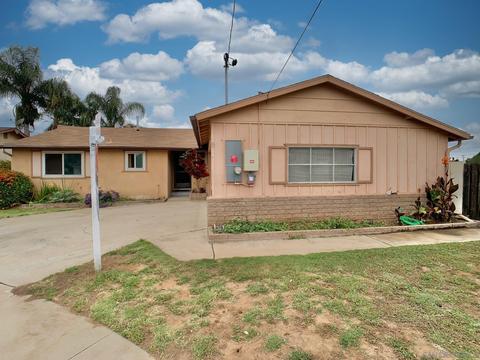 334 Fiesta Ln, El Cajon, CA 92019 photo 2