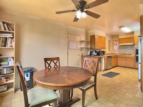 334 Fiesta Ln, El Cajon, CA 92019 photo 9