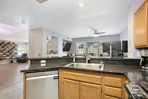 405 Whispering Willow Dr #B, Santee, CA 92071 photo 9