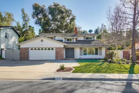 9221 Golondrina Dr, La Mesa, CA 91941