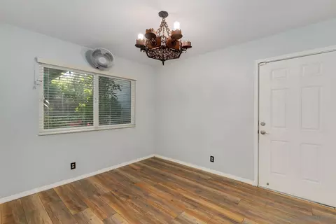 672 Crescent Ln, Vista, CA 92084 photo 13