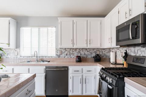 29176 Stonehaven Ct, Menifee, CA 92584 photo 5