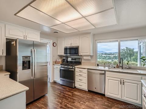 671 Gilbert Pl, Chula Vista, CA 91910 photo 14