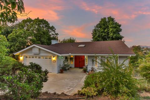 648 Norwynn Ln, Fallbrook, CA 92028