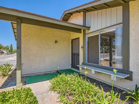 4615 Sunrise Rdg, Oceanside, CA 92056 photo 5
