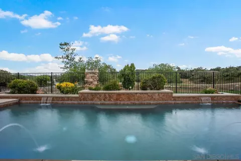 3649 Flowerwood Ln, Fallbrook, CA 92028 photo 3