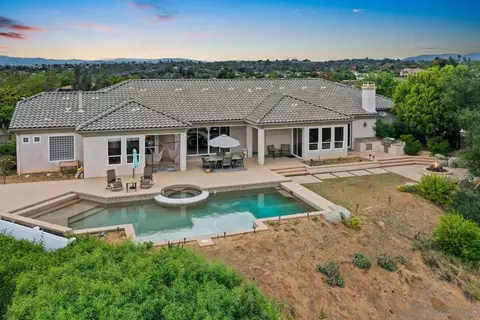 2223 Lindsey Ct, Fallbrook, CA 92028 photo 5