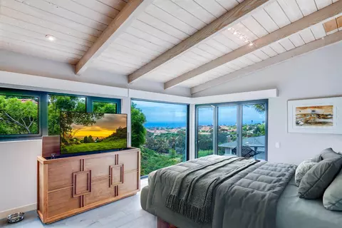 5802 Sagebrush Rd, La Jolla, CA 92037