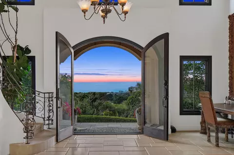 2643 Hidden Valley Rd, La Jolla, CA 92037 photo 6