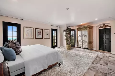 2643 Hidden Valley Rd, La Jolla, CA 92037 photo 18