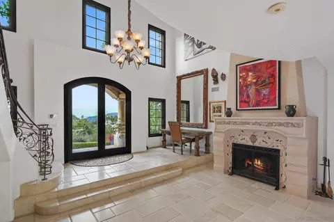 2643 Hidden Valley Rd, La Jolla, CA 92037 photo 9
