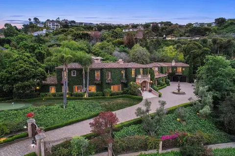 2643 Hidden Valley Rd, La Jolla, CA 92037