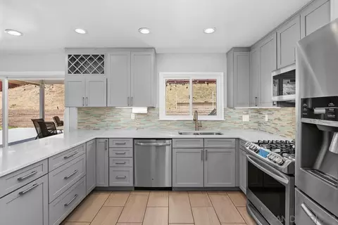 10333 Walden Ct, Santee, CA 92071 photo 4