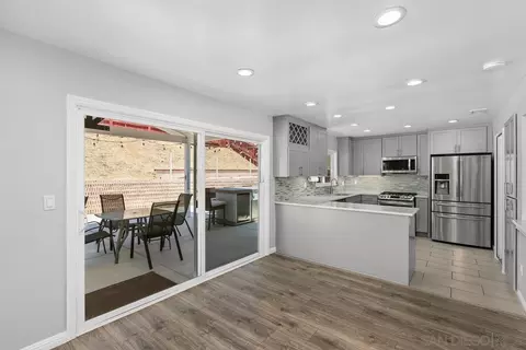 10333 Walden Ct, Santee, CA 92071 photo 7