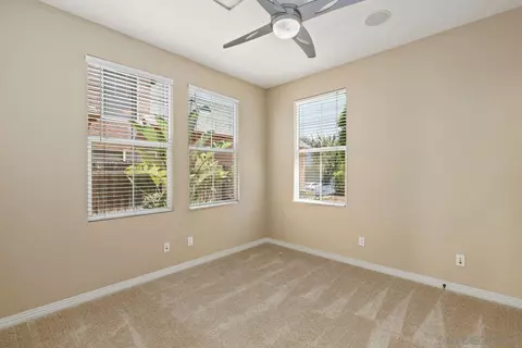 571 Poets Sq, Fallbrook, CA 92028 photo 15
