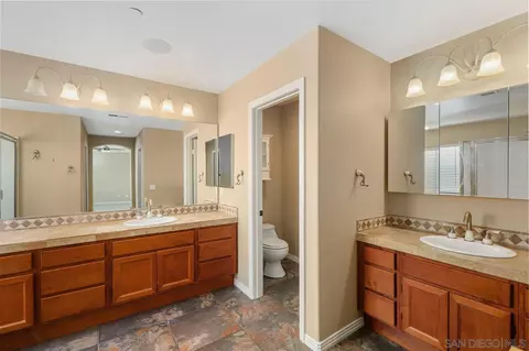 571 Poets Sq, Fallbrook, CA 92028 photo 22