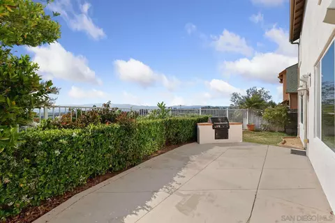 571 Poets Sq, Fallbrook, CA 92028 photo 29