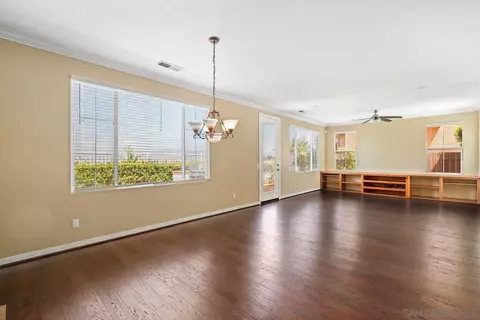 571 Poets Sq, Fallbrook, CA 92028 photo 11