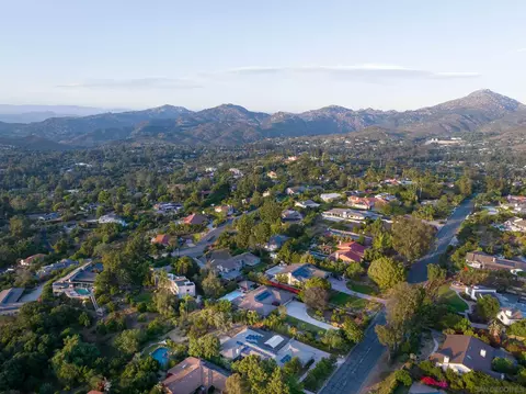 13632 Orchard Gate Rd, Poway, CA 92064 photo 2