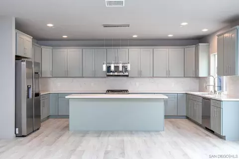822 Ramona Ave, Spring Valley, CA 91977