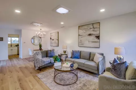 4543 Quailridge Dr, Oceanside, CA 92056 photo 2