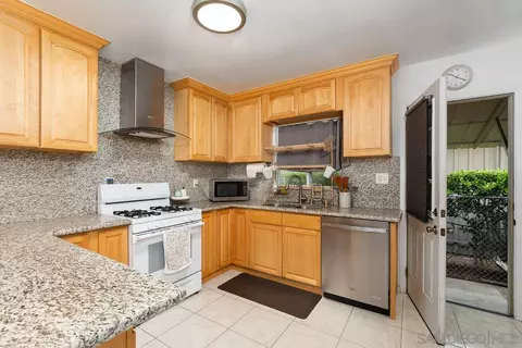 1033 S Johnson Ave, El Cajon, CA 92020 photo 5