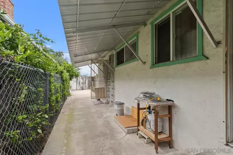 1033 S Johnson Ave, El Cajon, CA 92020 photo 21