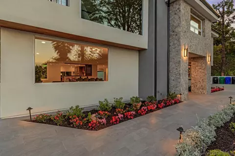 7585 Hillside Dr, La Jolla, CA 92037 photo 6
