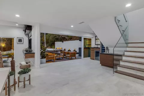 7585 Hillside Dr, La Jolla, CA 92037 photo 46