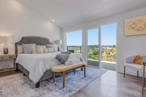 7585 Hillside Dr, La Jolla, CA 92037 photo 63