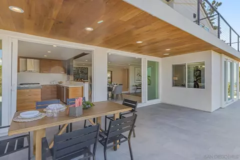 7585 Hillside Dr, La Jolla, CA 92037 photo 22