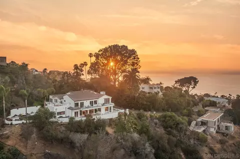 7585 Hillside Dr, La Jolla, CA 92037