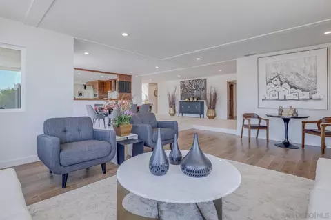 7585 Hillside Dr, La Jolla, CA 92037 photo 29