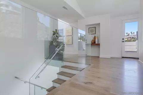 7585 Hillside Dr, La Jolla, CA 92037 photo 49