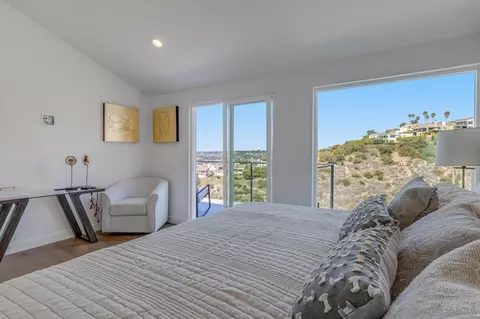 7585 Hillside Dr, La Jolla, CA 92037 photo 65