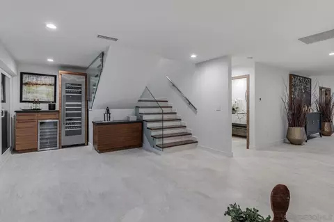 7585 Hillside Dr, La Jolla, CA 92037 photo 47