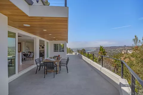 7585 Hillside Dr, La Jolla, CA 92037 photo 19