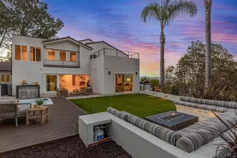 7585 Hillside Dr, La Jolla, CA 92037 photo 11