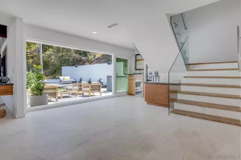 7585 Hillside Dr, La Jolla, CA 92037 photo 48