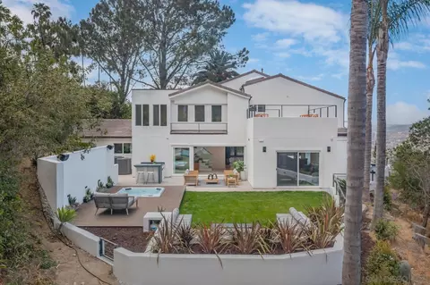7585 Hillside Dr, La Jolla, CA 92037 photo 16