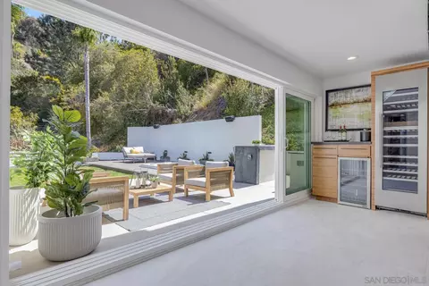 7585 Hillside Dr, La Jolla, CA 92037 photo 13