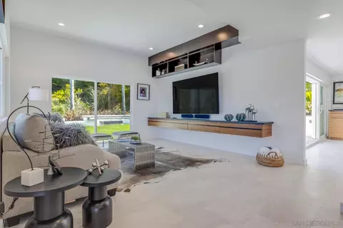 7585 Hillside Dr, La Jolla, CA 92037 photo 39