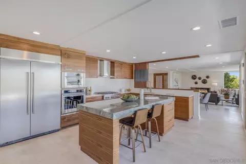 7585 Hillside Dr, La Jolla, CA 92037 photo 35