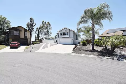 9346 Telkaif St, Lakeside, CA 92040