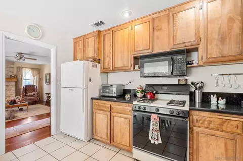 2482 Melru Ln, Escondido, CA 92026 photo 5