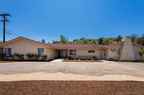 2209 La Cresta Rd, El Cajon, CA 92021