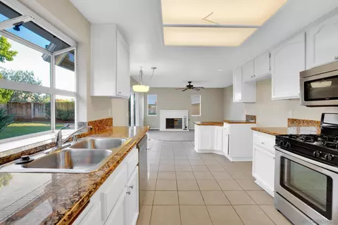 1730 El Aire, Escondido, CA 92026 photo 10