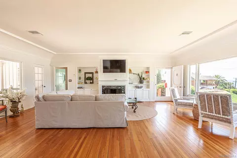 7955 Roseland Dr, La Jolla, CA 92037 photo 5