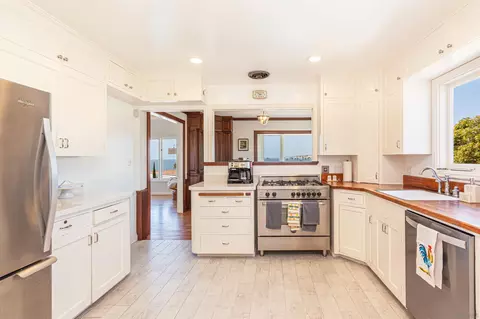 7955 Roseland Dr, La Jolla, CA 92037 photo 8